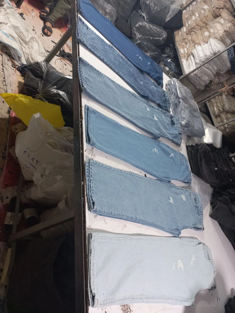 شلوار جین بگ سایز بزرگ سایز44تا52 در رنگبندی متنوع ارسال رایگان - آبی / 44